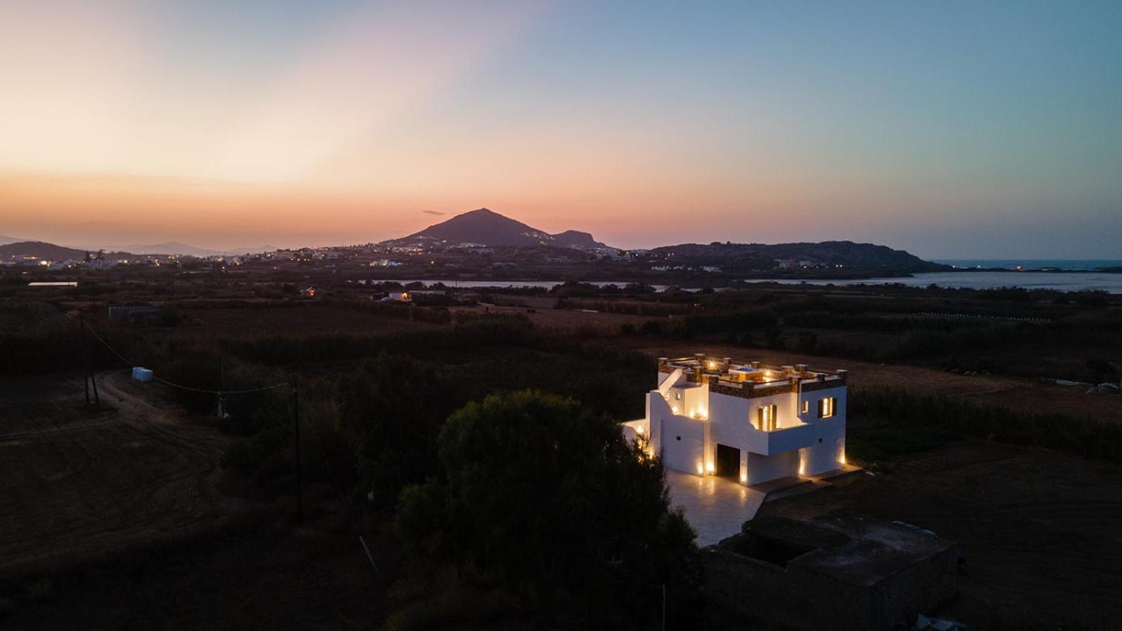 Naxian Life Villa *
